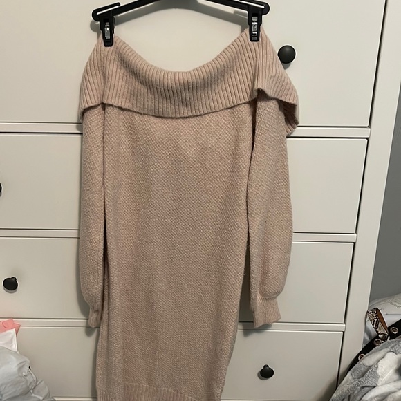 Off the shoulder sweater dress - Picture 1 of 3